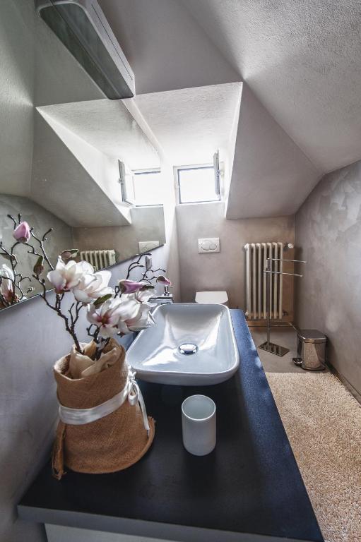 Cute & Cozy Terrace Apartment แบร์กาโม ห้อง รูปภาพ