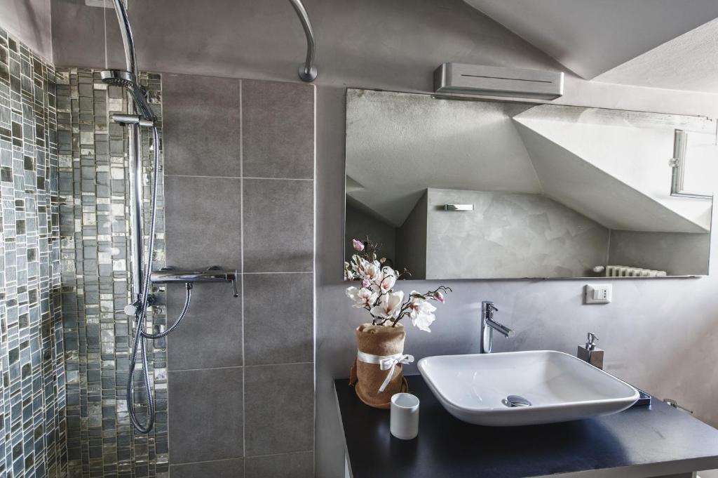 Cute & Cozy Terrace Apartment แบร์กาโม ห้อง รูปภาพ