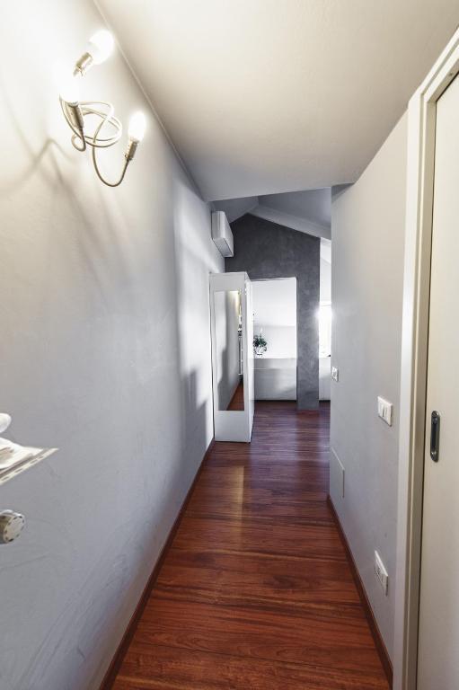 Cute & Cozy Terrace Apartment แบร์กาโม ห้อง รูปภาพ
