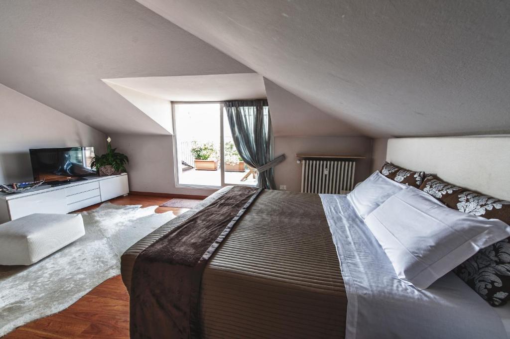 Cute & Cozy Terrace Apartment แบร์กาโม ห้อง รูปภาพ
