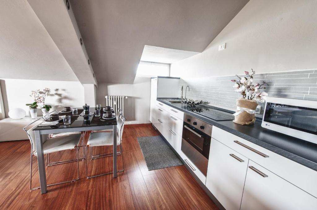 Cute & Cozy Terrace Apartment แบร์กาโม ห้อง รูปภาพ